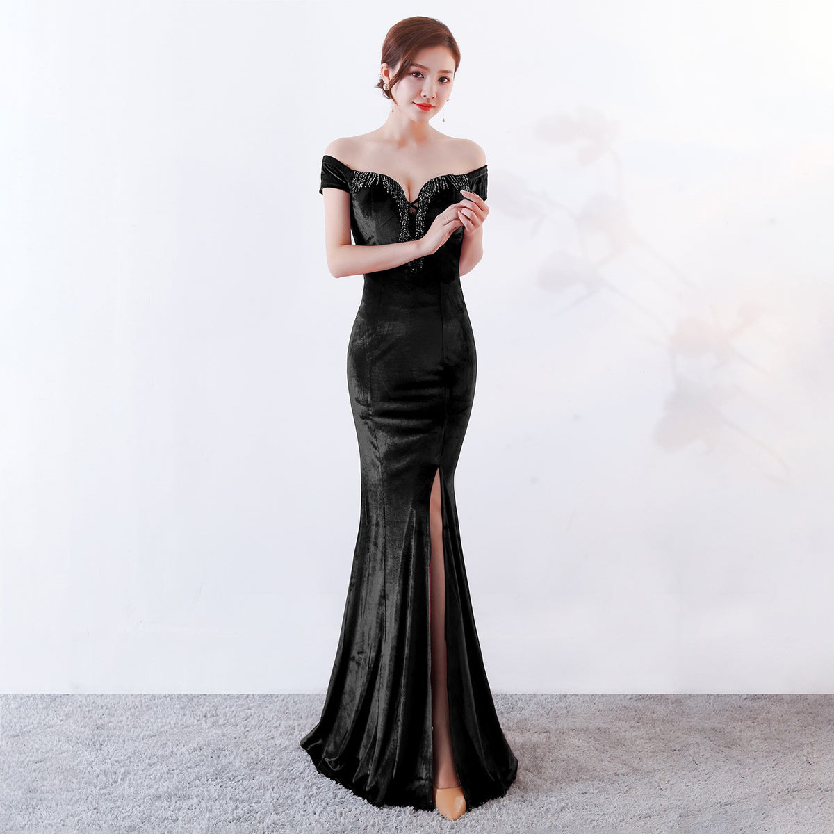 Ma'am party Split ends Evening dress sexy black long-style velvet Slim Atmosphere