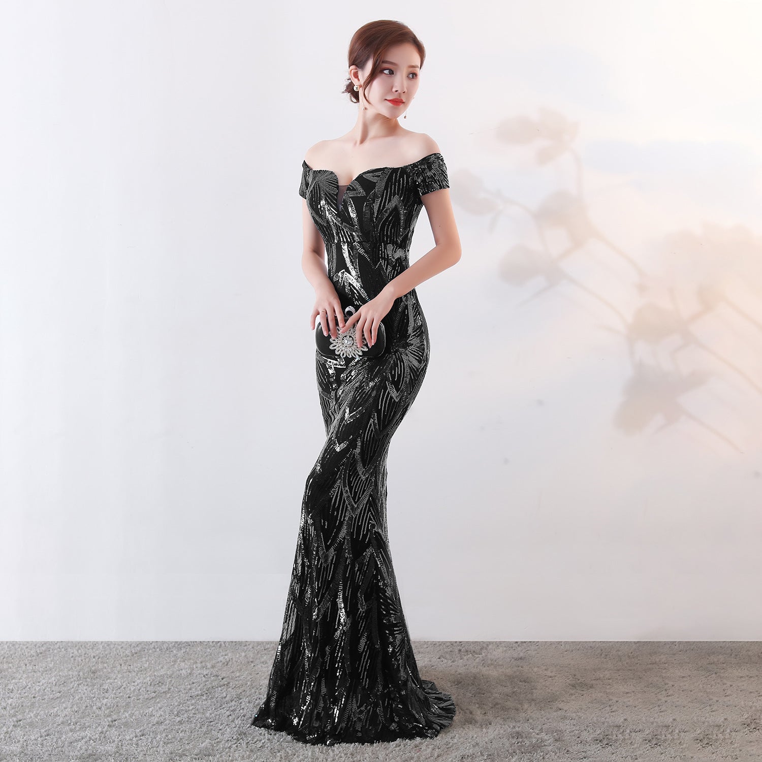 Hot selling new shoulder dress long fishtail sequined evening dress slim and slim banquet evening dress host dress