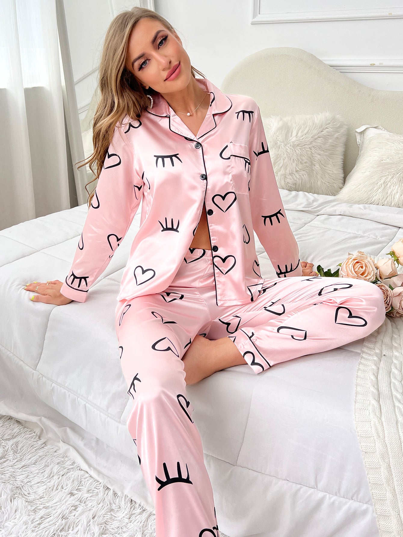 Women's fashion  short-sleeved trousers loungewear can be worn outside  silk pajamas set