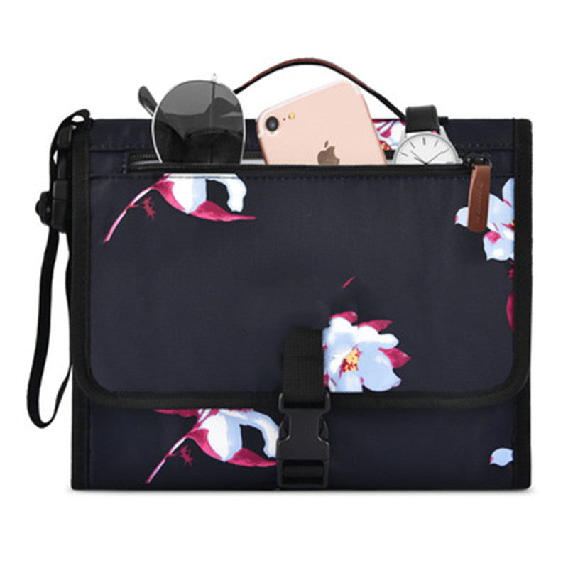 Portable baby changing pad, outdoor changing pad, travel light and thin changing pad bag, multifunctional changing pad