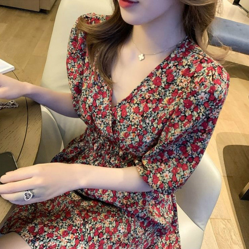 فستان نسائي برقبة على شكل V مطبوع عليه زهور تونيك علوي للإجازات بوهو رومانسي ريترو صيفي جديد بأكمام قصيرة موضة نسائية يومية فرنسية 