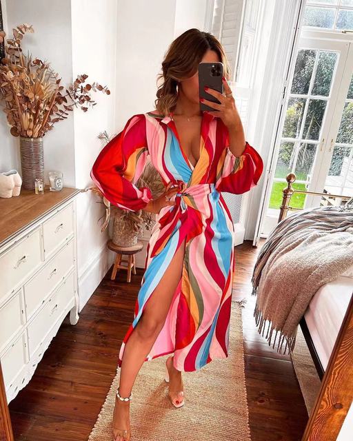 فستان نسائي مثير بفتحة على الخصر ورقبة على شكل حرف V 