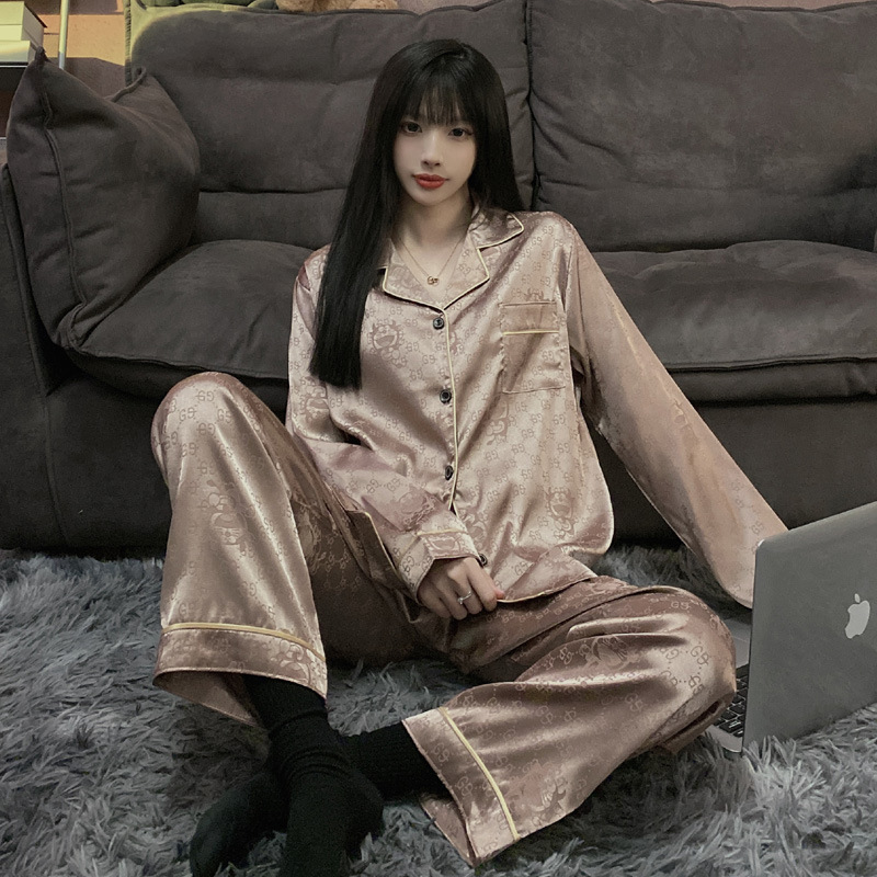 بيجامة من الحرير الجليدي للسيدات للربيع والخريف بأكمام طويلة مقاس كبير يمكن ارتداؤها خارج الخدمة المنزلية بدلة حريرية