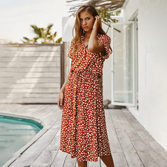 فستان بوهو أنيق منقط بلون سادة فستان نسائي صيفي كاجوال بحزام وزر ربط طويل وطية صدر السترة 