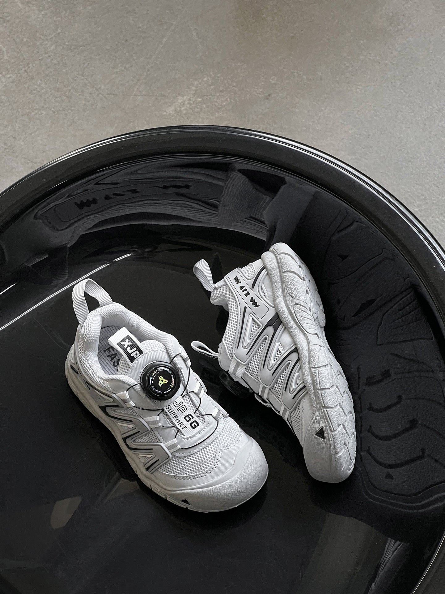 Children's shoes 2023 autumn children's outdoor sports shoes boys and girls rotary buckle soft bottom hiking shoes running shoes