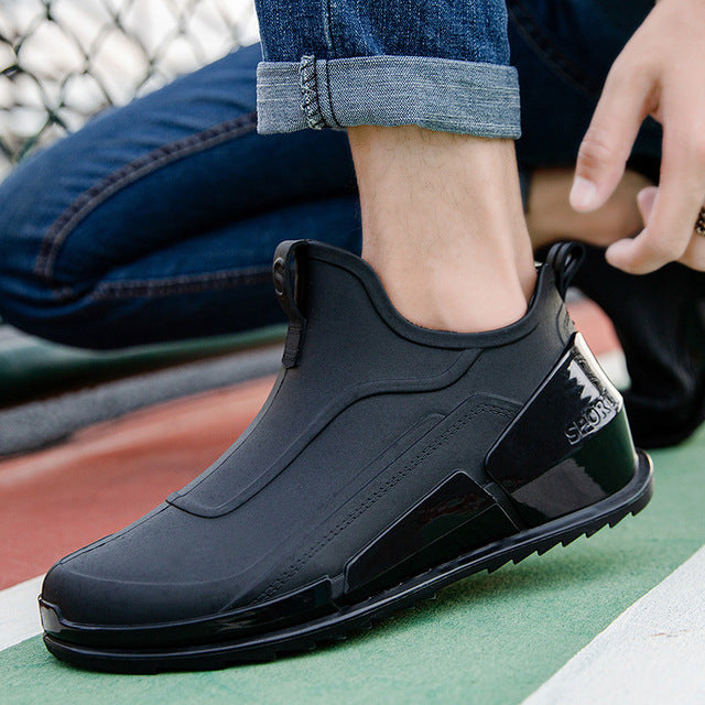 2023 New Men's Outdoor Hiking Shoes Shaxi Fishing Rain Boots Black Work Shoes Waterproof Rubber Fishing Shoes